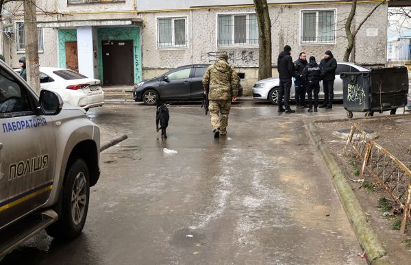 Полиция Николаева объявила вознаграждение за информацию о матери, выбросившей младенца на мусорку