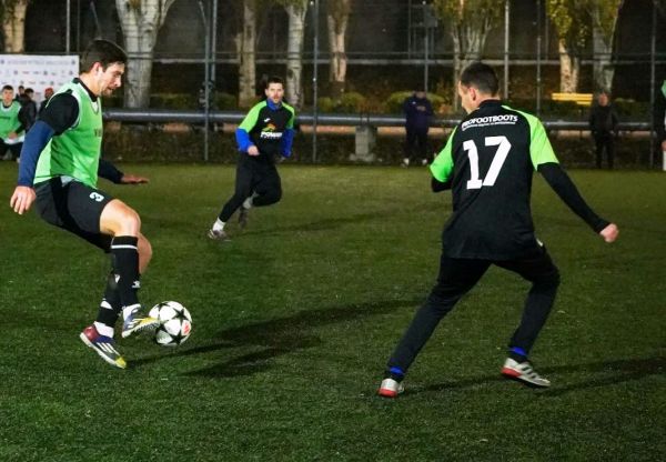 В непогоду в зимнем первенстве города Николаева смогли сыграть три матча