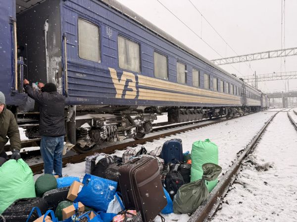 23 февраля из Николаева в Херсон поезда не курсируют – пассажиров пересадили на автобусы