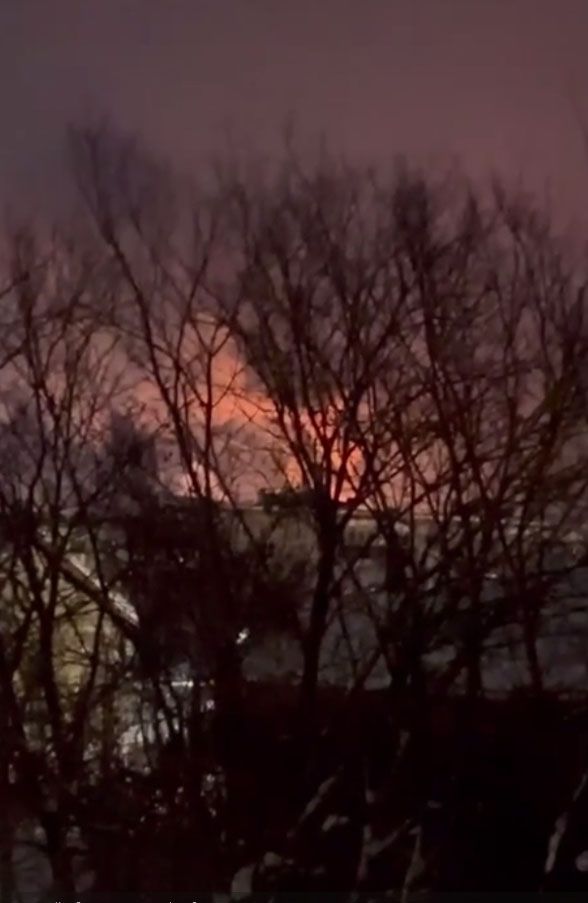 В Псковской области пылает нефтебаза