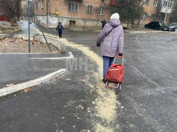 Сенкевич пригрозил штрафами управляющим компаниям Николаева за гололед во дворах