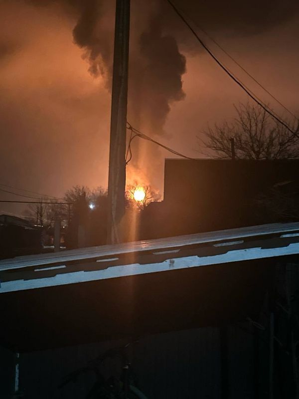 Атакован Ильский НПЗ, в аэропортах Краснодарского края ввели ограничения