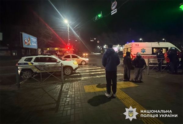 В Николаеве полицейский на служебном авто сбил ребенка на пешеходном переходе