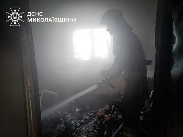 На пожаре в Николаевской области погиб мужчина, еще одного – едва спасли