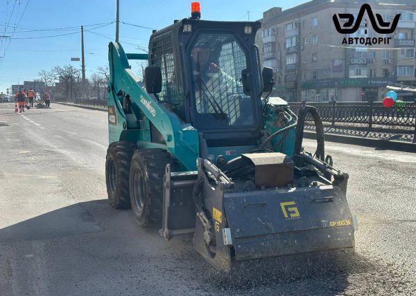 Внимание, пробки: в Николаеве сегодня латают дороги на Центральном проспекте и Широкобальском мосту