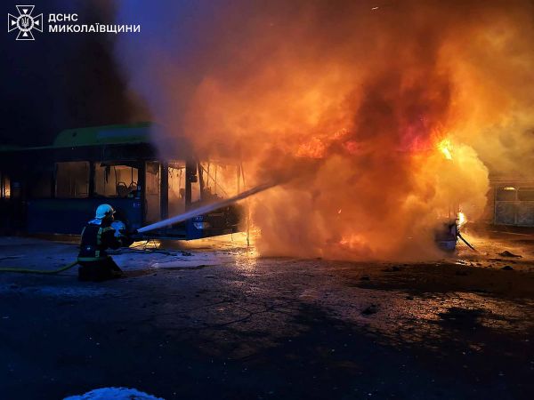 На Николаевщине ночью сгорели четыре пассажирских автобуса