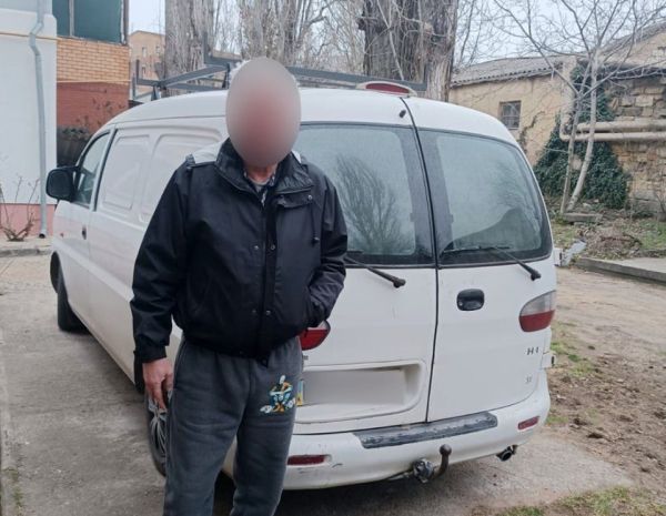 В Николаеве патрульные нашли водителя, который ездил по тротуару в парке