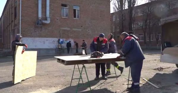 В Николаеве ликвидируют последствия ночного удара – окна вылетели в многоэтажках и 15 частных домах