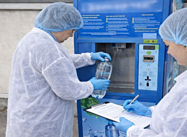 Пить не рекомендуется: в Николаеве в двух пунктах продажи вода не соответствует нормам