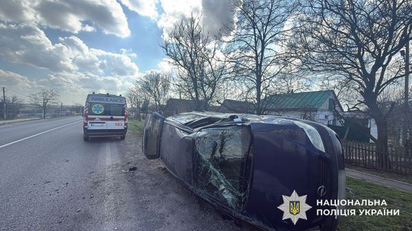 Не удержал машину на повороте: на трассе «Днепр-Николаев» насмерть разбился водитель