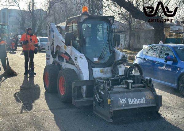 Сегодня в Николаеве и на выезде из города начали ремонт дорог