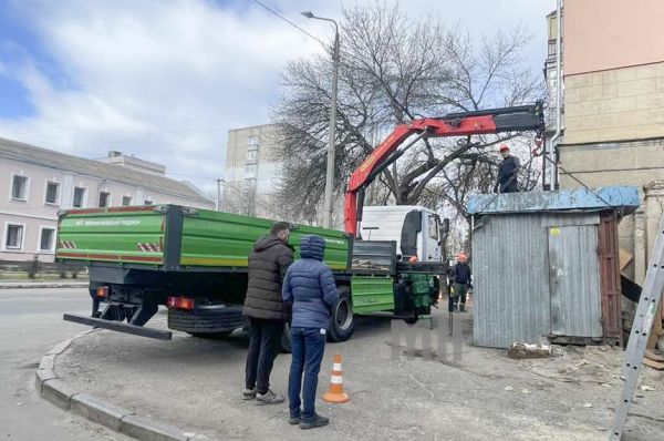 В Николаеве продолжается большая «зачистка» МАФов: мэрия утвердила новые адреса на снос киосков
