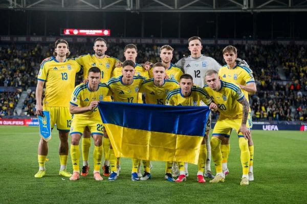 Сборную Украины по футболу обокрали перед решающим матчем: вынесли деньги и ценности