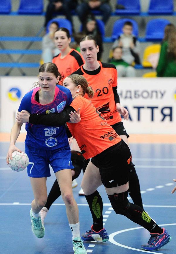 Три минуты интриги – в матче гандболисток николаевского «Реала» и ужгородских «Карпат»