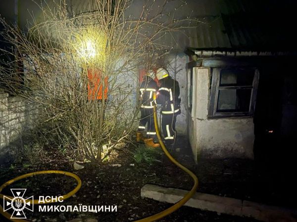 В Николаевской области горели частный дом, кухонная вытяжка, мусорный контейнер