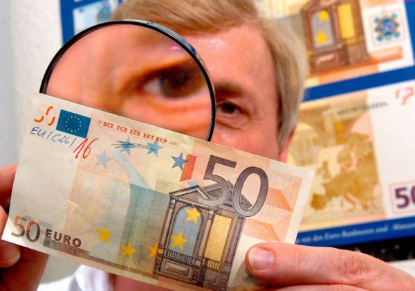 В Николаеве арестовали валютчика, который «слил» 11 тысяч фальшивых евро