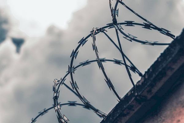 Избил человека во время конфликта на дороге: в Николаеве полицейского приговорили к 4 годам