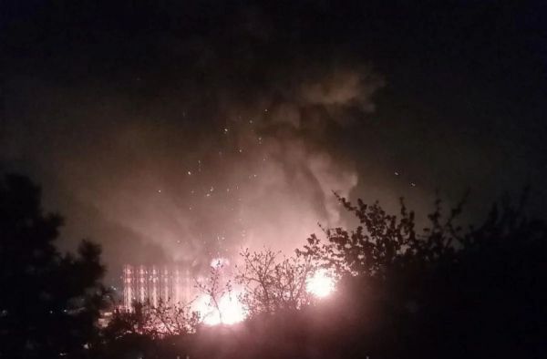 Морской терминал и НПЗ в Туапсе снова под атакой: горят резервуары