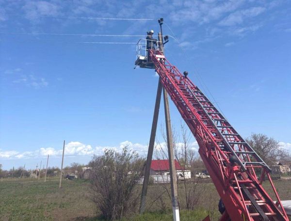 От «латок» к качеству: на деоккупированных территориях Николаевщины капитально ремонтируют электросети