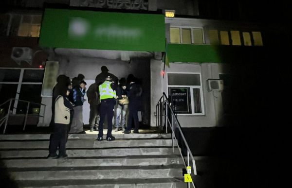 Слабоумие и отвага: в Николаеве пьяный 23-летний парень устроил пожар, чтобы выманить агентов ФСБ из банка