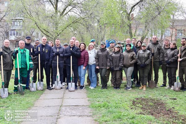 У Миколаєві висадили дуби в межах всеукраїнської акції «Шевченко єднає Україну»