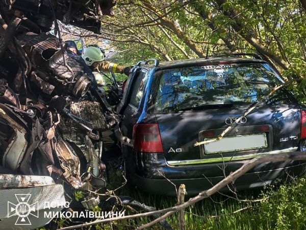 Утром возле Южноукраинска произошла автомобильная авария