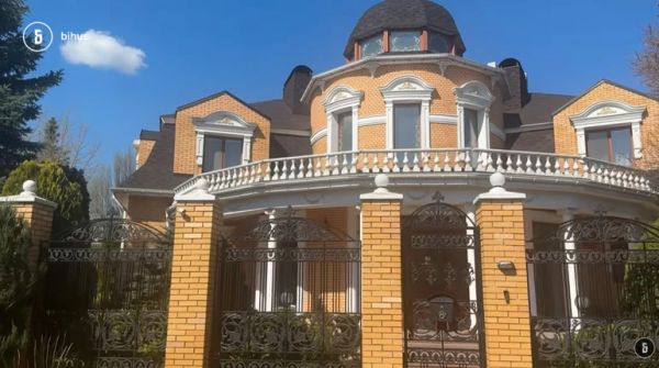 Скандальный николаевский нардеп Негулевский от безысходности снимает за бесценок 800-метровый особняк