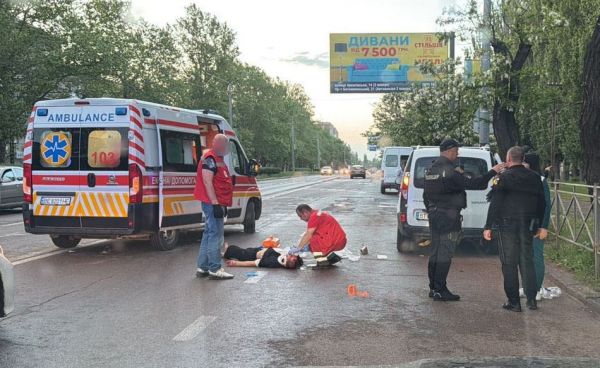 В Николаеве пьяный водитель поехал на красный и сбил пешехода на «зебре»