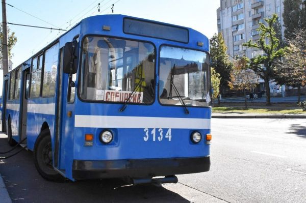 В Николаеве "водный" троллейбус вернулся на Центральный проспект