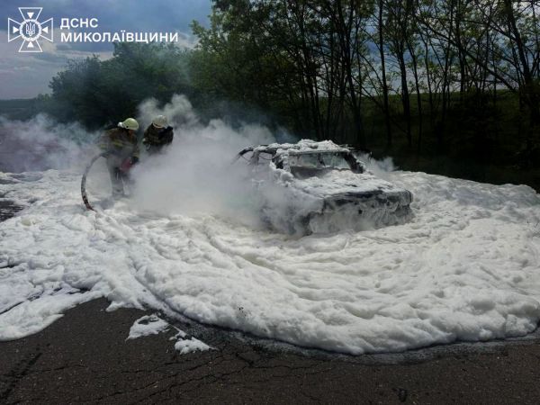 На Николаевщине сгорели два автомобиля и подгорело в кафе