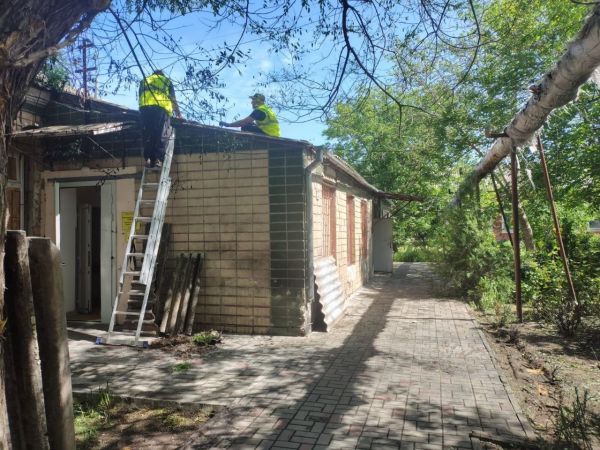 В админздании больницы Николаева выбито 11 окон