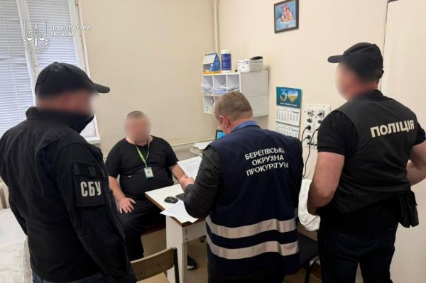 Мужчина пытался получить отсрочку от армии, предъявив камень из чужой почки