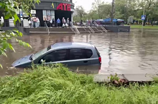 В Николаеве сегодня за час выпала половина месячной нормы осадков