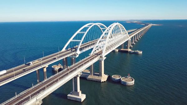 Крымский мост был парализован на 11 часов