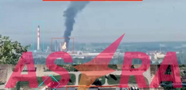 С утра горит один из крупнейших российских НПЗ
