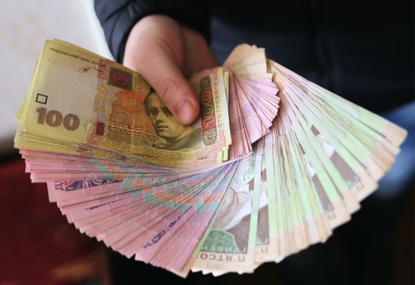 Сколько наличных стоит иметь дома во время войны