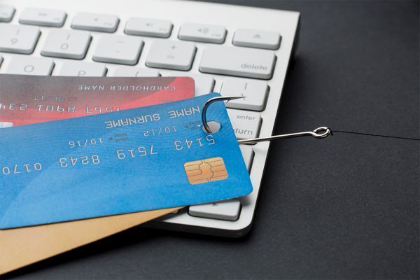 Страх сильнее логики? Николаевец сам отдал мошенникам 95 тысяч гривен