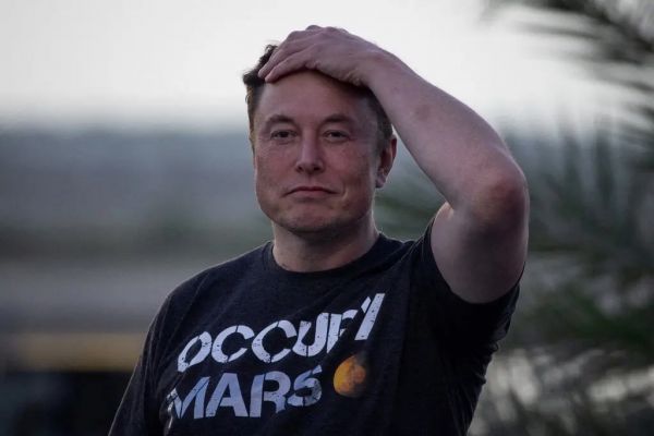 Илон Маск стал первым триллионером на Земле