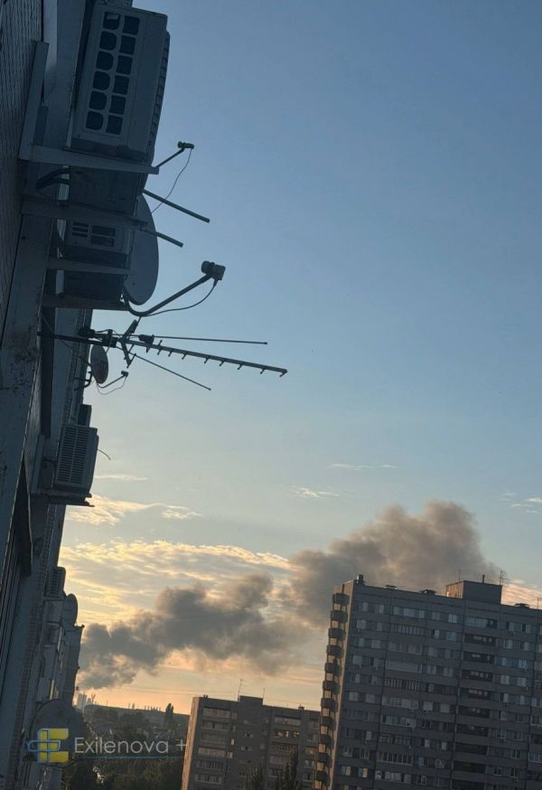 В Тольятти горит химический завод, работающий на российскую 