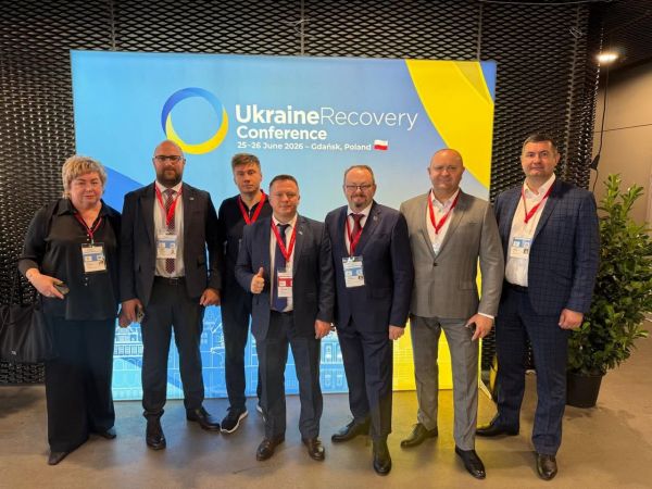 У Гданську голова Миколаївської облради Антон Табущик підписав меморандум про постачання модульних котелень Viessmann