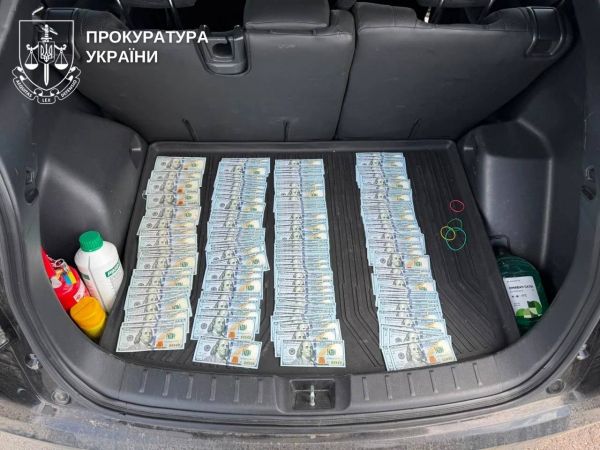 На Николаевщине задержали адвокатку на рекордной взятке: помогала уклонистам сняться с розыска ТЦК