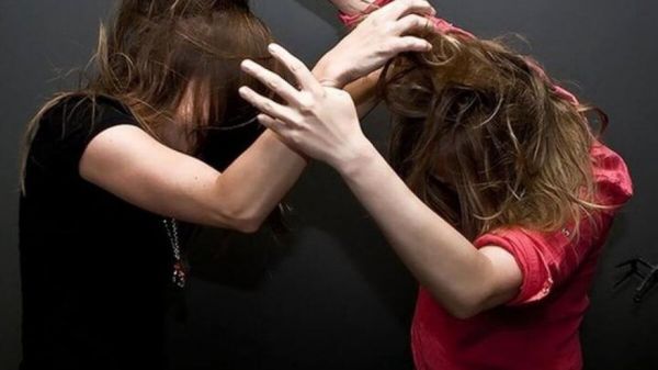 На Николаевщине осудили 11-классницу, которая с подругами избила сверстницу на камеру
