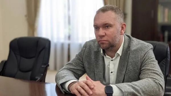 Украл больше миллиона долларов пожертвований для Украины: чиновник МИДа попался на схеме с донатами