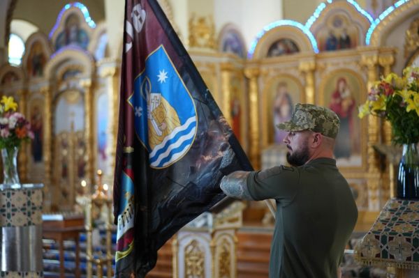 В Кафедральном соборе Николаева освятили мотивационный флаг 123 бригады ТрО