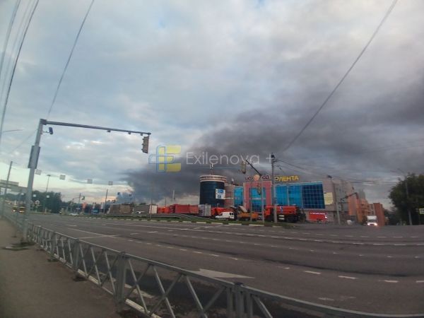 В Ярославле атакован НПЗ, перекрыто движение на Москву