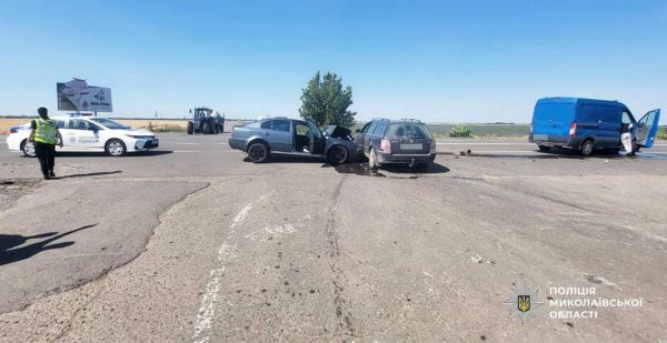 Тройное ДТП на трассе «Николаев-Одесса»: один из водителей умер в машине скорой помощи
