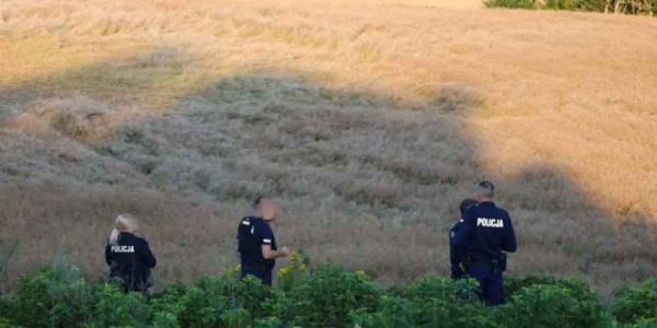 В Польше во время атаки на Украину произошел взрыв и образовался 10-метровый кратер