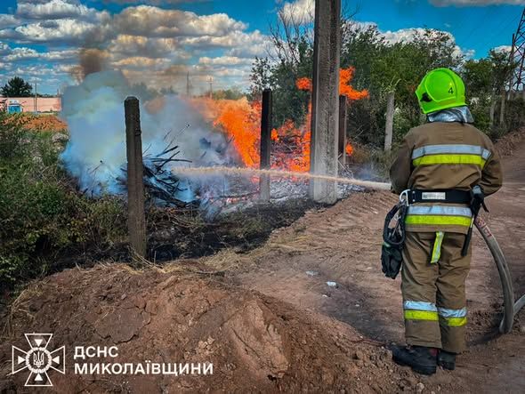 Спасатели Николаевской области ликвидировали десять пожаров в домах и на открытых территориях