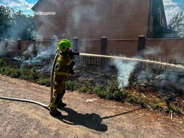 В Николаевской области 30 пожаров: сожженный автомобиль, обгоревший мужчина и разрушение