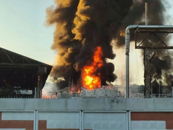 Черное облако затягивает небо под Москвой после ударов БпЛА